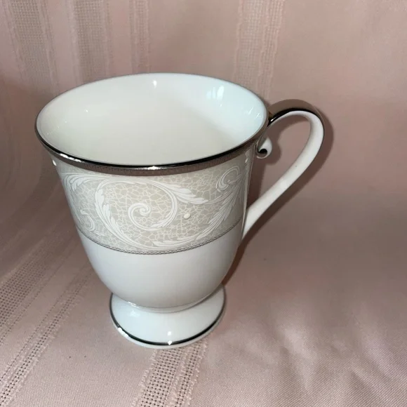 Narumi Bone China Nocturne Gold Coffee Mugs
